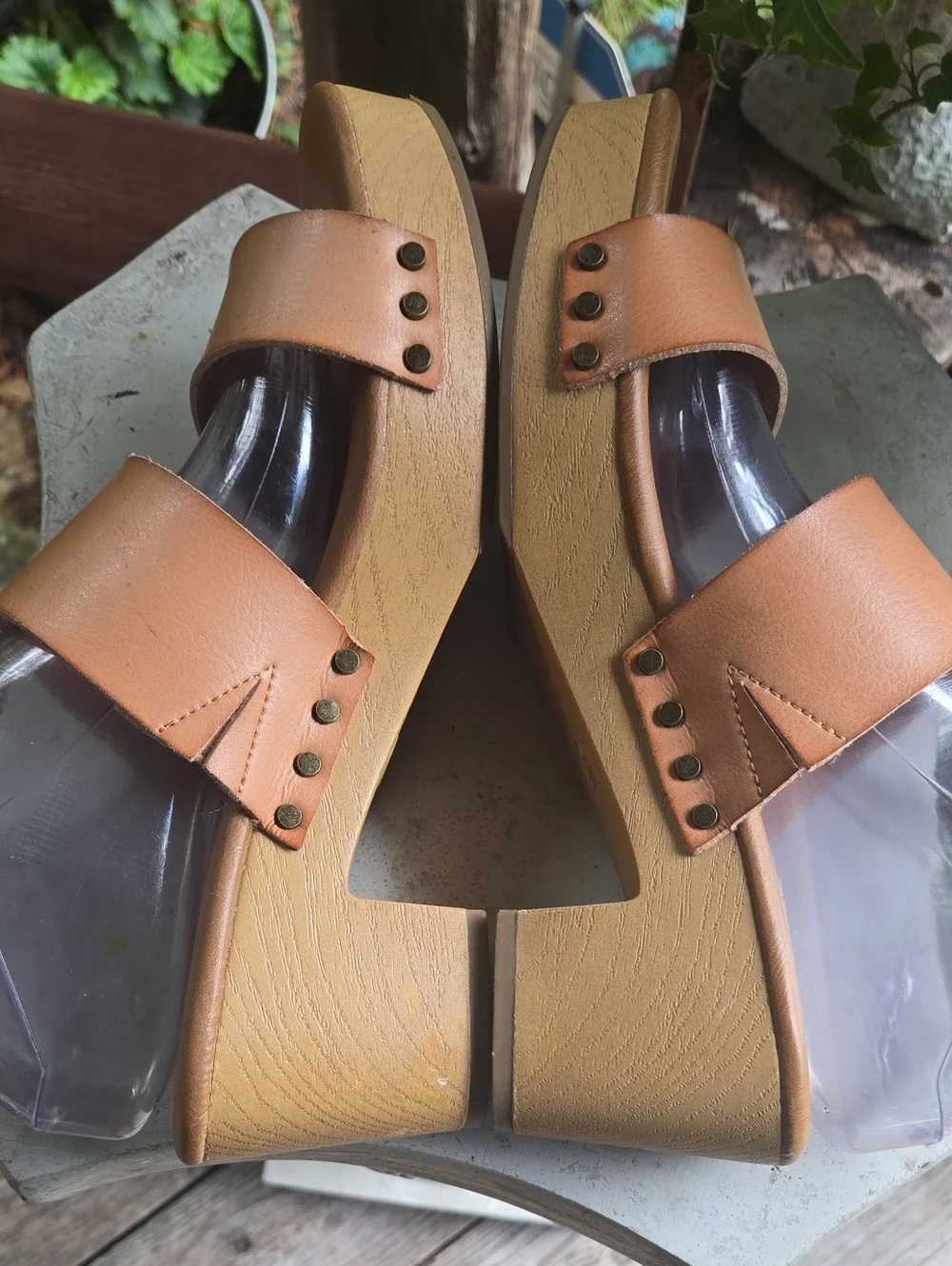 Universal Thread tan or